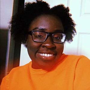 Meet your Posher, Tia